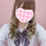 JK制服に着替えてもコスプレ感ゼロな！若くてかわいい女の子と遊べる！