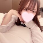 可愛い素人の18歳19歳と背徳感たっぷりの密着リフレ!