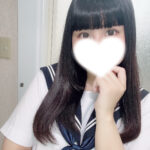 ★体験入店速報★147cmの低身長に黒髪ロリ!誠実な文学少女系<かのん>ちゃん!